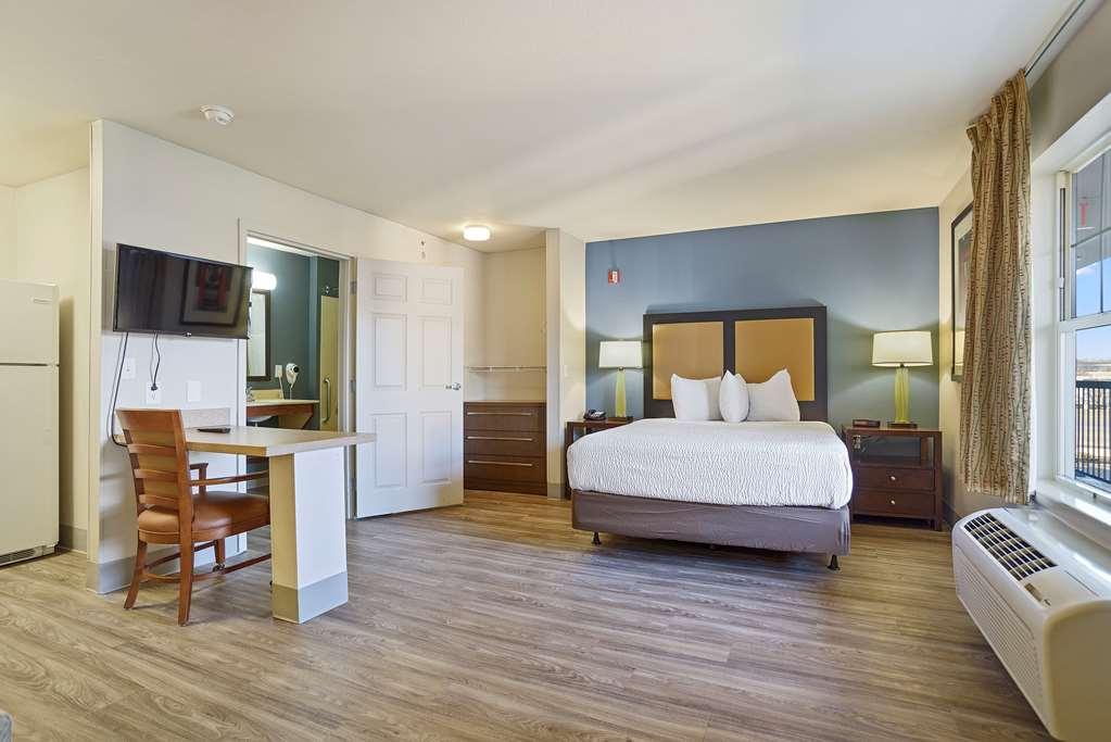 Extended America - Kansas City - Lenexa - 87th St Overland Park