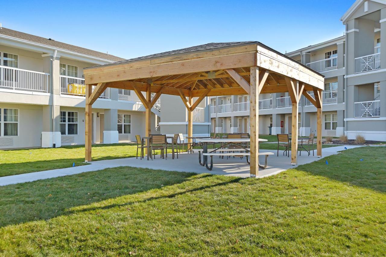 Extended America - Kansas City - Lenexa - 87th St 2*